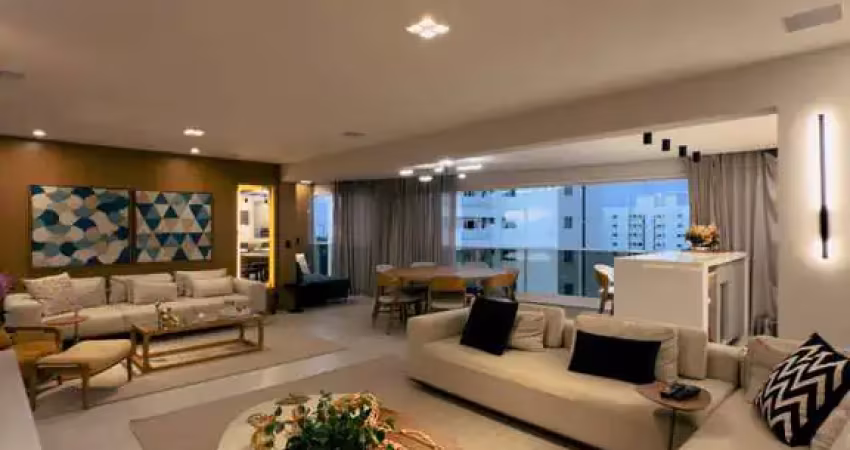 Luxuoso apartamento, finamente decorado, porteira fechada, pronto pra morar!!!