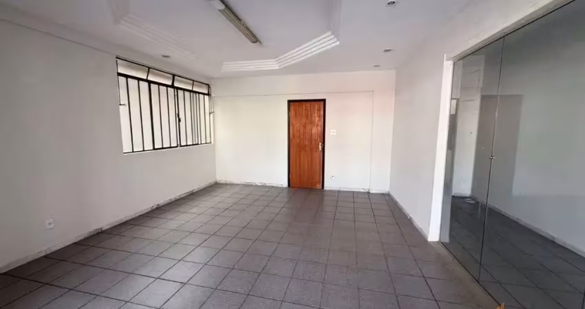 Sala comercial para alugar na Avenida Prefeito Telesforo Cândido de Rezende, 181, Centro, Conselheiro Lafaiete