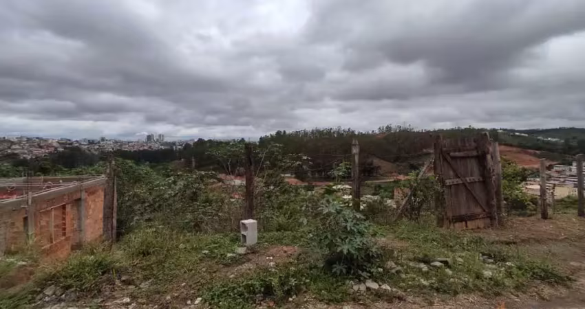 Terreno em condomínio fechado à venda na Rua Alfredo Ganime, 75, Santa Cruz, Conselheiro Lafaiete
