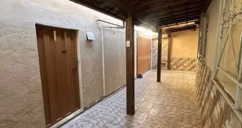Casa em condomínio fechado com 3 quartos para alugar na Rua Expedicionário Rubens de Souza, 639, Lourdes, Conselheiro Lafaiete