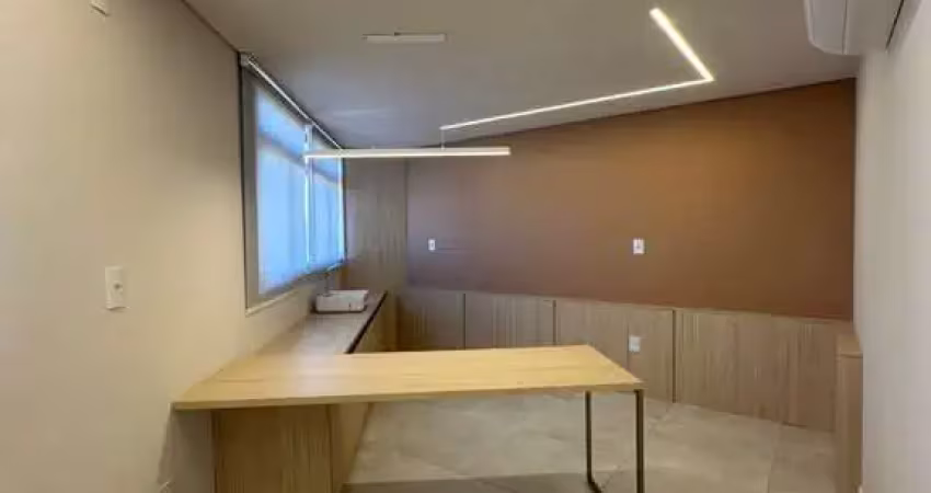 Sala comercial para alugar na Rua Comendador Baêta Neves, 229, Centro, Conselheiro Lafaiete