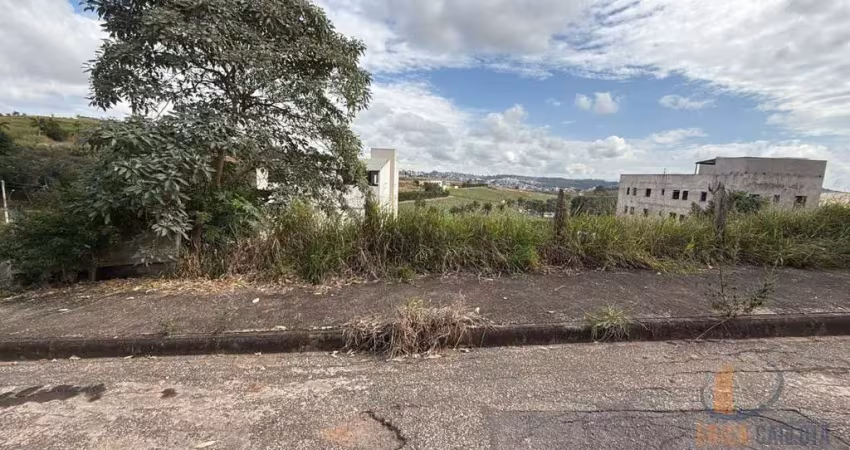 Terreno em condomínio fechado à venda na Rua Irene de Andrade, 18, Novo Horizonte, Conselheiro Lafaiete