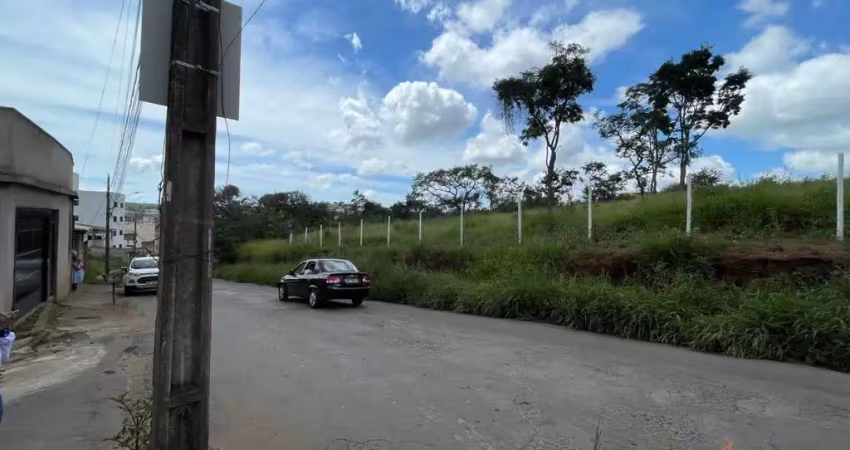 Terreno em condomínio fechado à venda na Rua Francisco Lobo, 5, Rochedo, Conselheiro Lafaiete