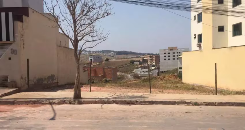 Terreno em condomínio fechado à venda na Rua Alecrim, 40, Granja das Hortênsias, Conselheiro Lafaiete