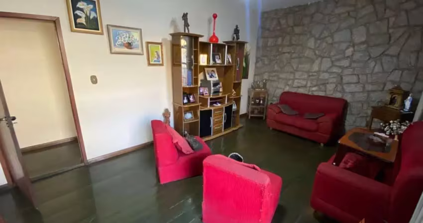Casa em condomínio fechado com 3 quartos à venda na Rua Monsenhor Horta, 275, Queluz, Conselheiro Lafaiete