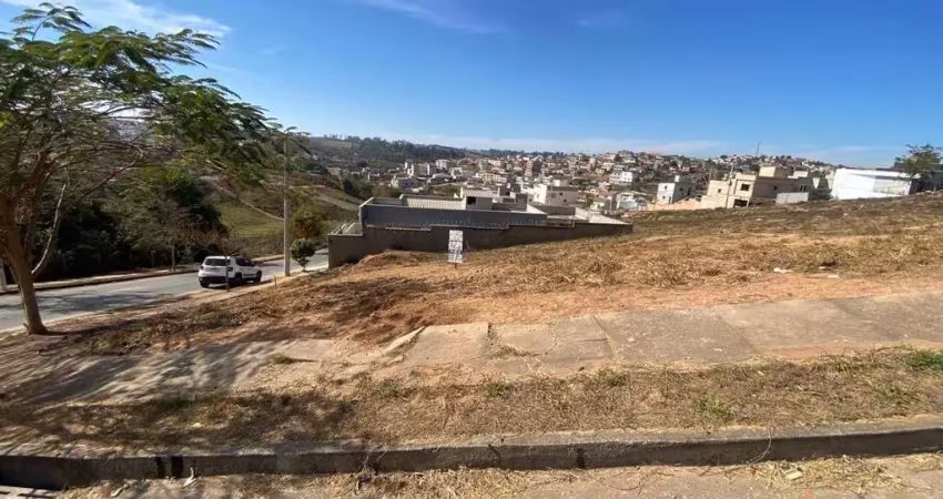 Terreno em condomínio fechado à venda na Rua Waldemar Rodrigues Teles Júnior, 1, Jardim Monte Verde, Conselheiro Lafaiete
