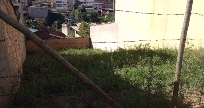 Terreno em condomínio fechado à venda na Rua Luiz Gonzaga de Morais, 251, Rochedo, Conselheiro Lafaiete