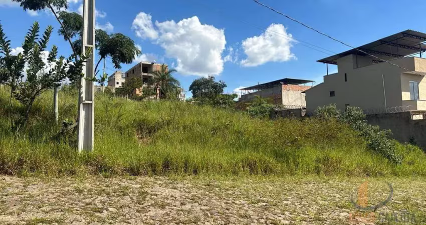 Terreno em condomínio fechado à venda na Rua Otávio Coutinho Moreira, 19, Lima Dias, Conselheiro Lafaiete