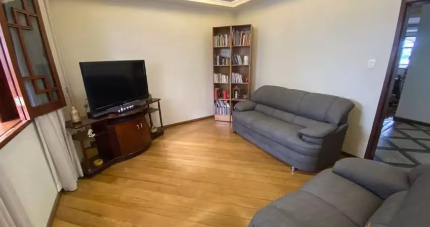 Casa em condomínio fechado com 3 quartos à venda na Rua Eça de Queiróz, 139, Queluz, Conselheiro Lafaiete