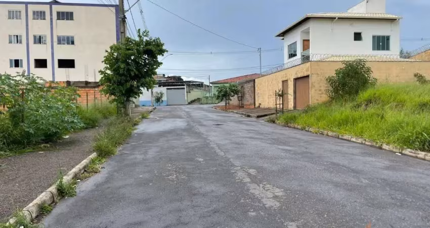 Terreno em condomínio fechado à venda na Praça Pimentel Duarte, 09, Parque Bandeirantes, Conselheiro Lafaiete