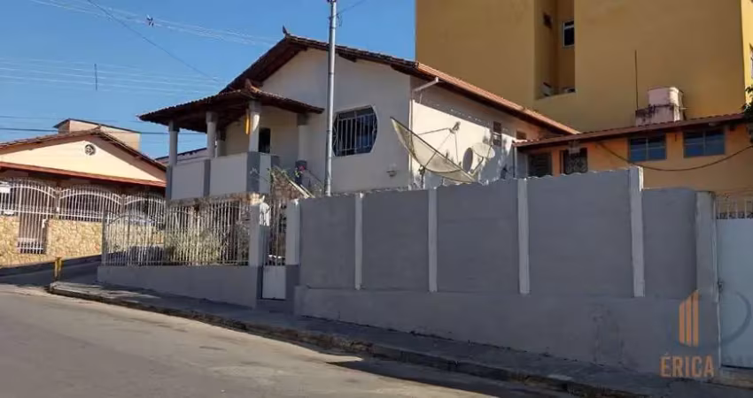Casa em condomínio fechado com 3 quartos à venda na Rua Capitão Alfredo Albino, 173, Albinópolis, Conselheiro Lafaiete