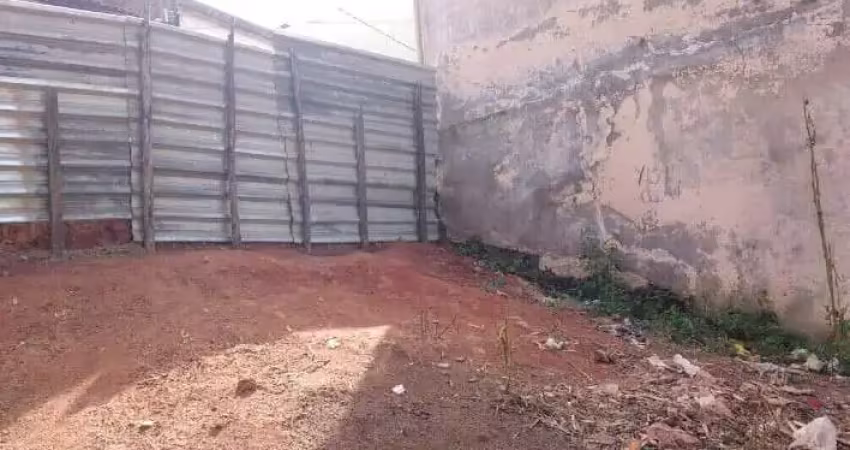 Terreno em condomínio fechado à venda na Rua Benedito Lobato, 495, São João, Conselheiro Lafaiete