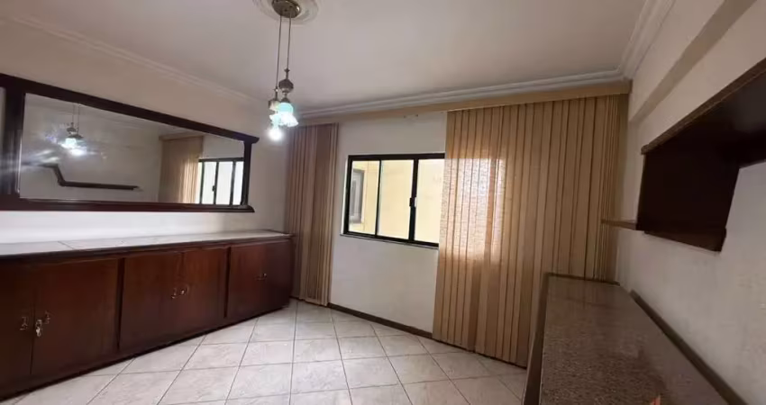 Apartamento à venda na Praça Pimentel Duarte, 5, Centro, Conselheiro Lafaiete