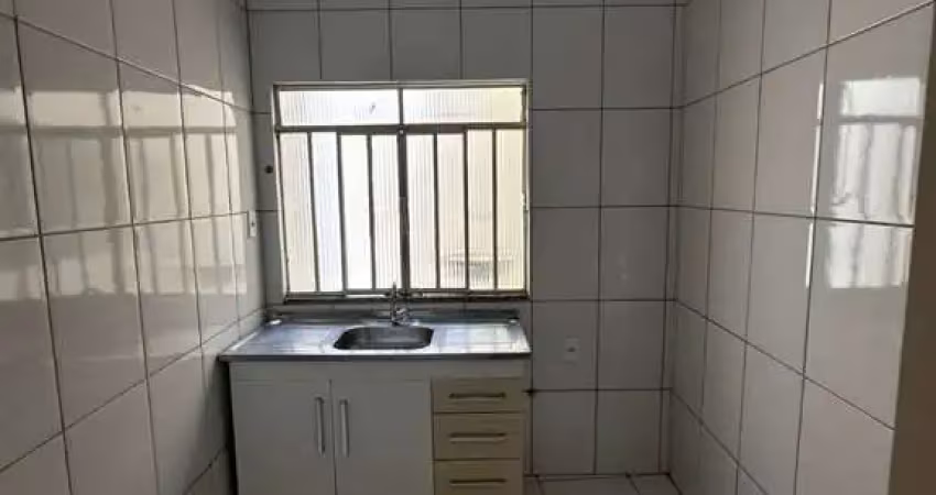 Kitnet / Stúdio para alugar na Rua Dona Mariana Guimarães, 329, Queluz, Conselheiro Lafaiete