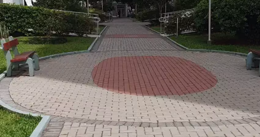 Apto 3d reformado em condomínio com área de lazer e portaria 24h