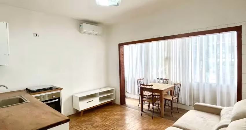 Bairro fechado com sistema de câmeras residência assobradada reformada 61 m²