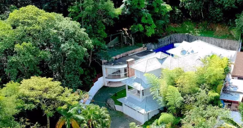 Belissima casa reformada moderna conforto e privacidade rua sem saída segurança 24hrs pé da serra da cantareira  lazer completo
