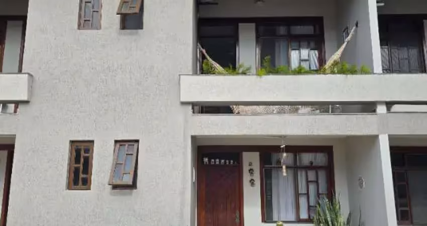 Casa em condomínio fechado com 2 quartos à venda na Rua Gavião, 425, Pitangueiras, Lauro de Freitas