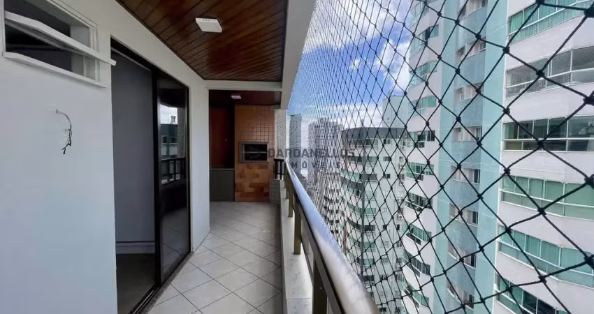 Apartamento a venda com churrasqueira a carvão a 3 minutos do mar com 3 quartos