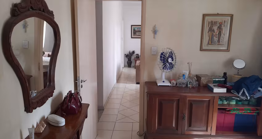 Apartamento em andar alto, bem cuidado, todo mobiliado