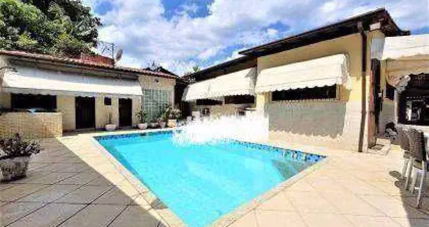 Excelente casa linear, com 3 dormitórios, sendo uma suíte, quintal grande com piscina, varanda gourmet com churrasqueira - maravista - niterói/rj