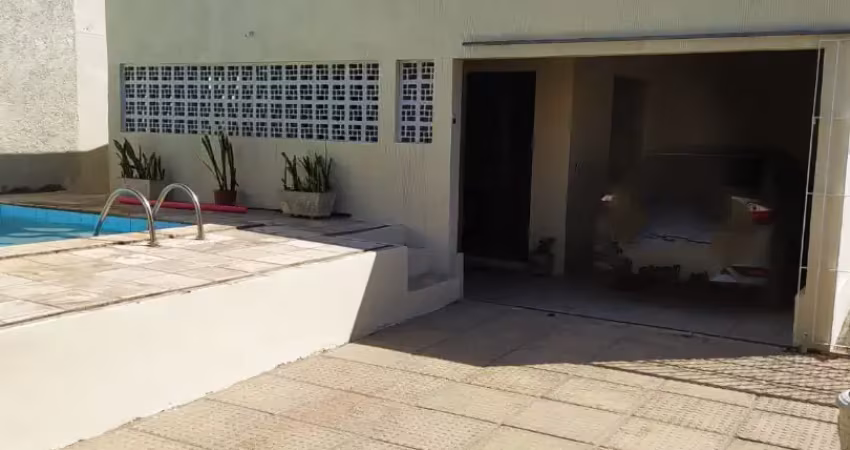 Viva o privilégio de estar a 300 metros do mar em tamandaré!
