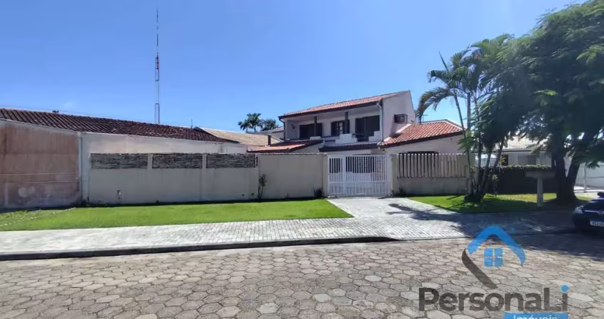 Casa com 6 quartos à venda na Cohapar, Guaratuba 