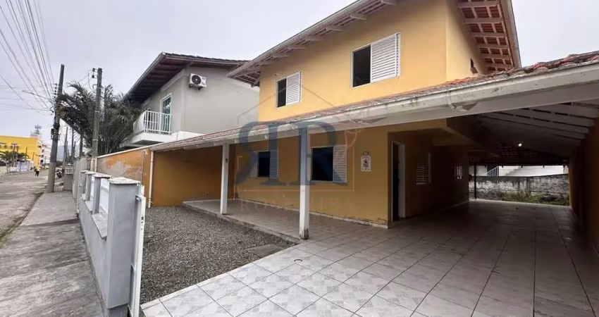 Casa à venda em penha-sc, a menos de 300 metros do mar!