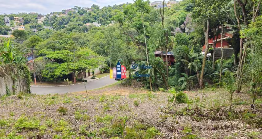 Terreno de 1.743m² no condomínio forest hills - granja viana.