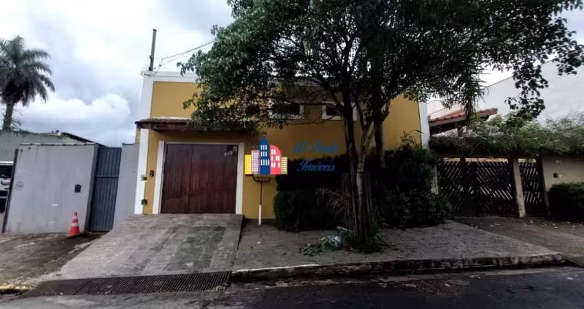 Casa térrea com 3 dormitórios sendo uma suíte c/ closet, 230m² - à venda, r$ 750.000,00 - jd. são luís, centro histórico - santana de parnaíba/sp