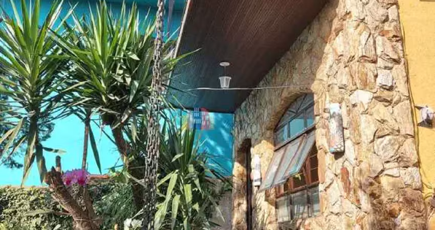 Casa a venda com amplo quintal arborizado, próximo ao centro de itapevi! aceita permuta!