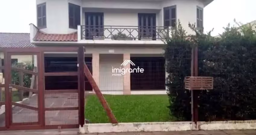 Casa espaçosa a poucos metros da beira mar de tramandaí