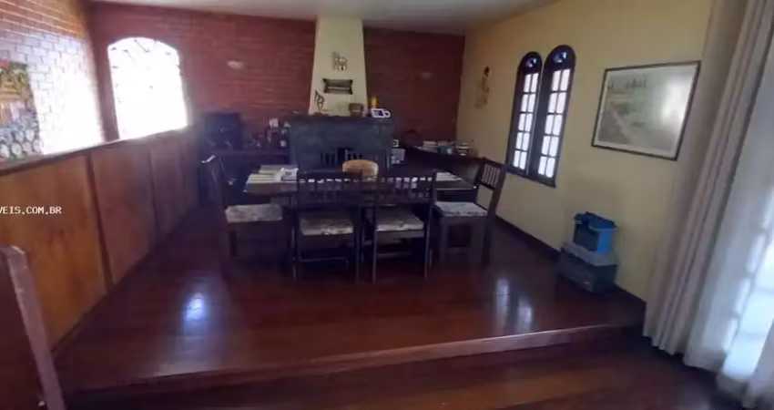 Casa à venda na Barra do Imbuí, Teresópolis 