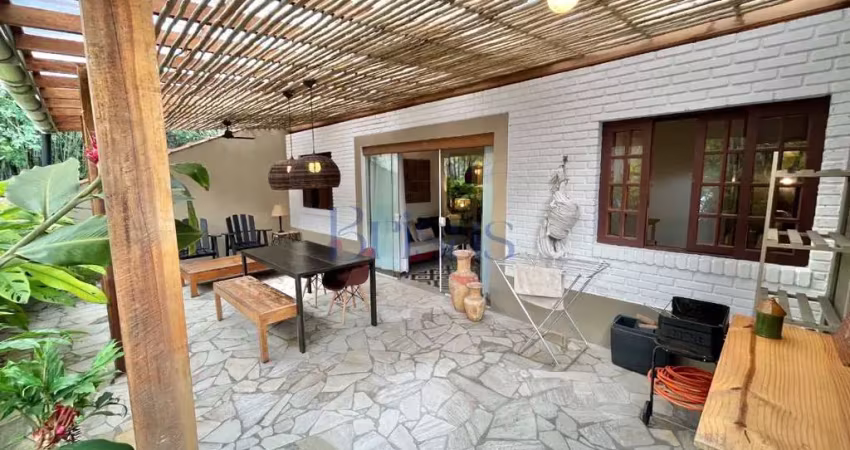 Casa em condomínio fechado com 2 quartos à venda na Barra do Sahy, São Sebastião 