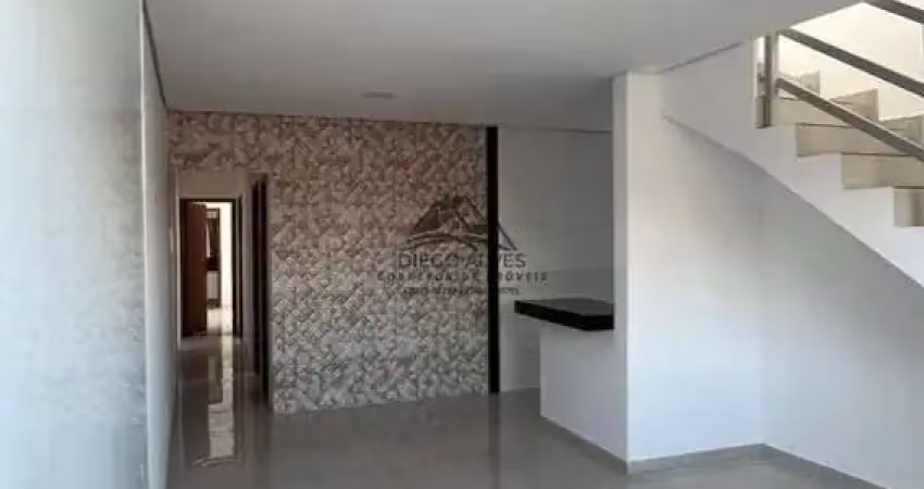 Casa ampla geminada com 3 quartos no bairro senhora das graças