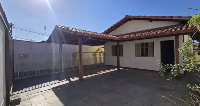 Excelente casa à venda com 3 quartos 3 vagas,  chácara - betim