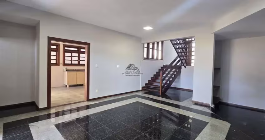 Excelente casa com 250m² área construída em lote 360 m², 3 quartos 4 vagas, espiríto santo, betim