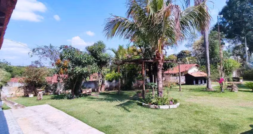 Chácara à venda,5000m²  terreno, casa com 08 quartos, piscina e campo futebol, brodoski - betim