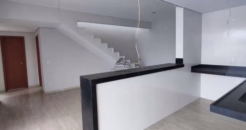 Cobertura de 04 quartos sendo duas suítes com 03 vagas, 162m² área construída, no bairro senhora das