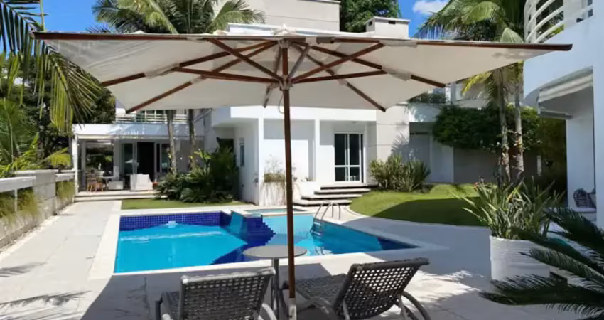 Casa com 386 metros², 4 quartos, piscina e churrasqueira em bertioga - sp
