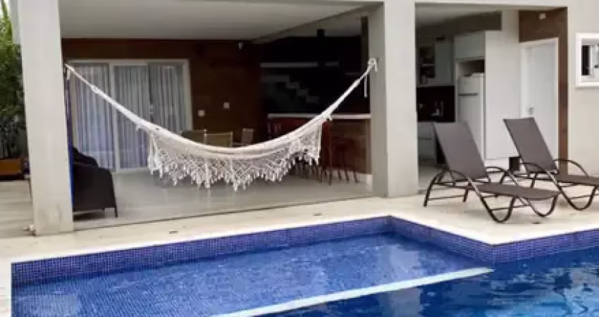 Casa com 312 metros², 3 quartos, piscina e churrasqueira em bombinhas - sc