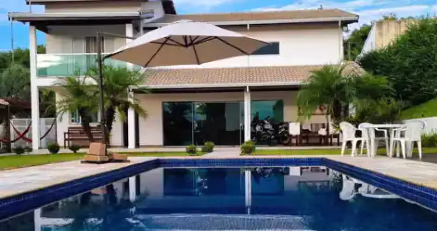 Casa com 340 metros², 3 quartos, piscina e churrasqueira em foz do iguaçu - pr