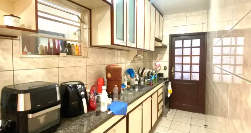 Vista verde com edicula reformada - 4 quartos com 2 vagas de garagem