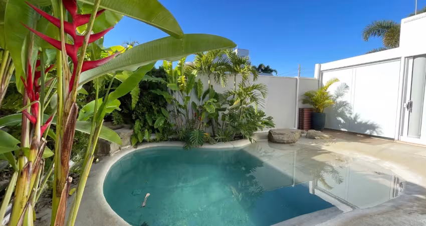 Casa com 3 suítes para alugar, 250m² - condomínio casalbuono