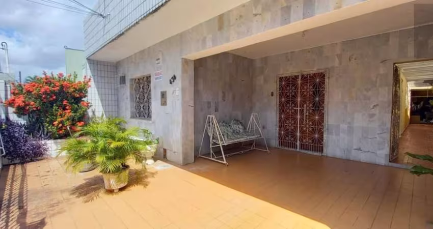 Casa 4 dormitórios ou + para Venda em Fortaleza, Montese, 5 dormitórios, 2 suítes, 3 banheiros, 1 vaga
