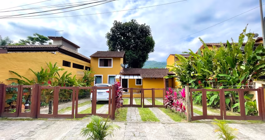 Casa com ótima localização na est paraty-cunha com cachoeira nos fundos do imóvel