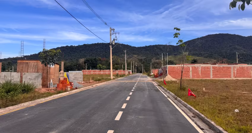 Lotes com infraestrutura a partir de 250m2 a poucos minutos de centro de paraty - opção de parcelamento