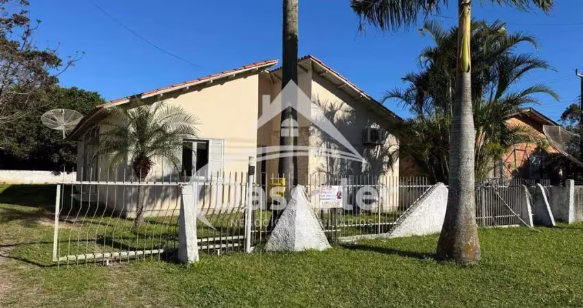 Casa com 3 quartos à venda na Avenida Lorena Luz Kretschmer, 544, Arapongas, Araranguá