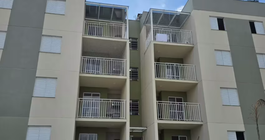 Apartamento no 3º andar com varanda gourmet, pé direito alto com vista para mata.