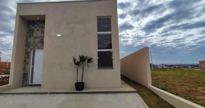 Linda casa térrea à venda, no condomínio caucaia home clube